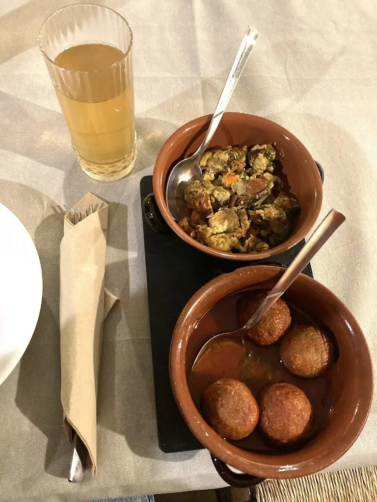 Dom w Abruzji_Da Filippo GABRIELE_Collecorvino_review