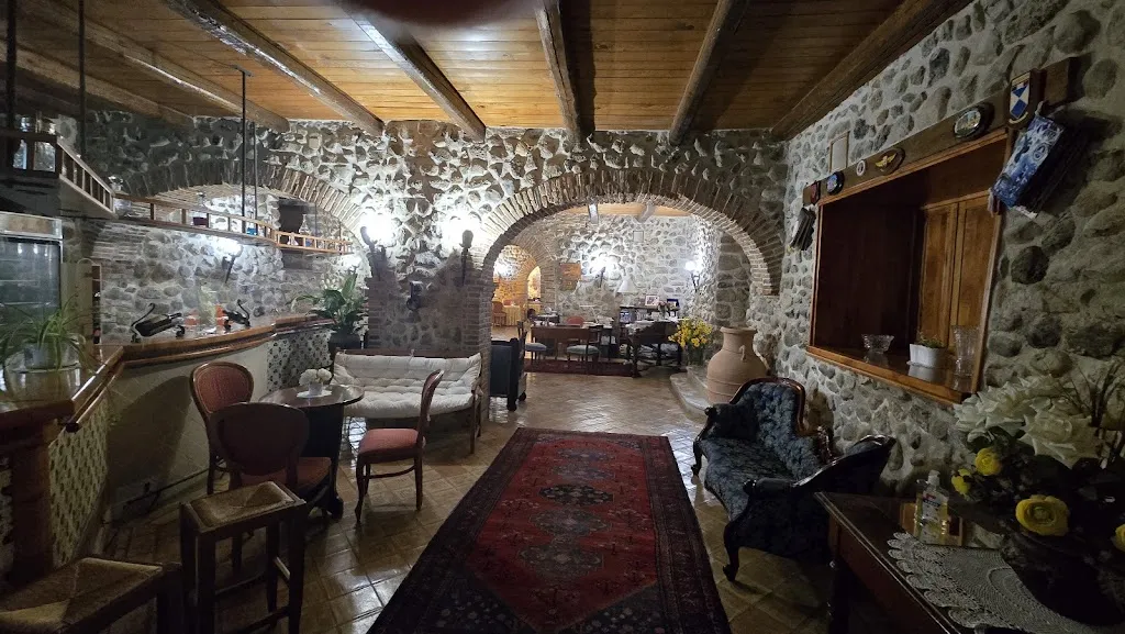 Michael DiConti_Castle Hotel Restaurant Alton_Altomonte_review