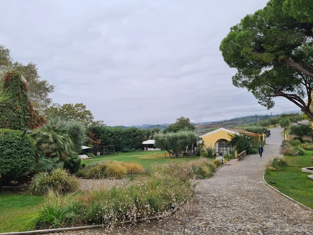 Giuseppe Antelmi_Strada Per Castello Serra Giumenta_Altomonte_review