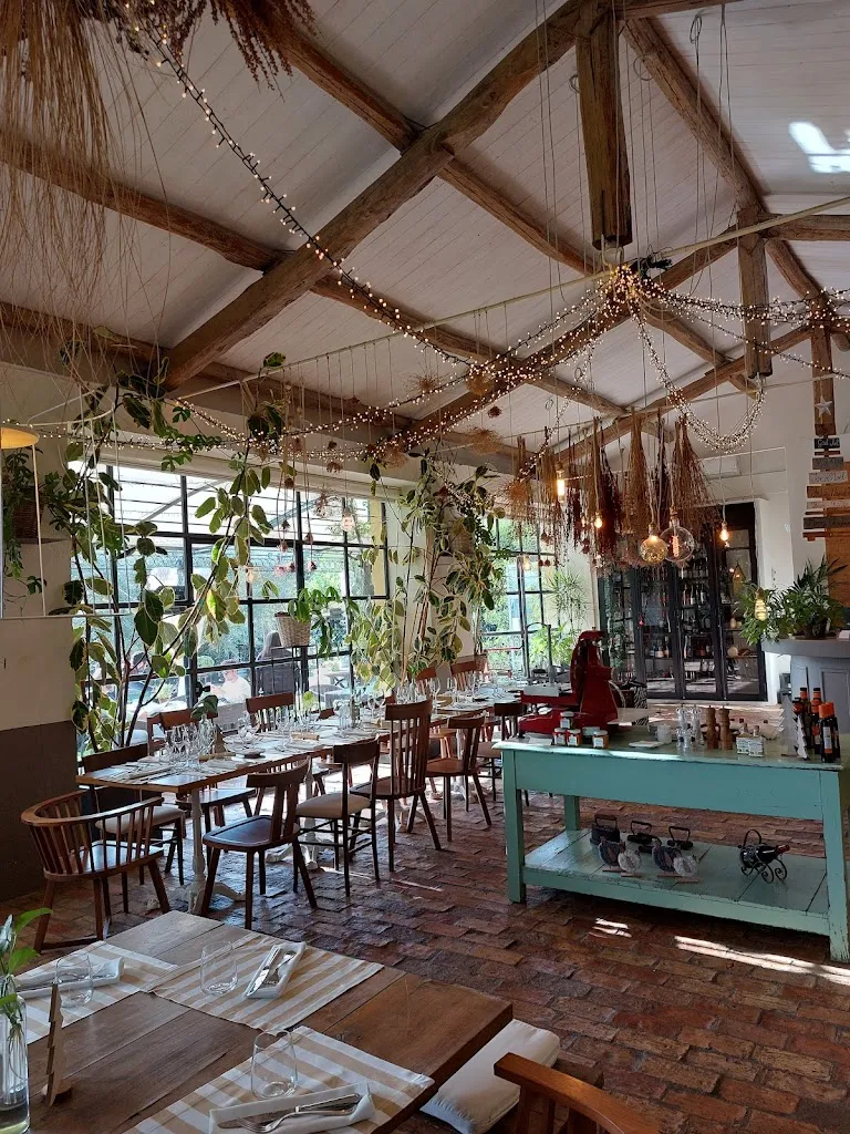 La Voliera Di Serragiumenta restaurant in Altomonte