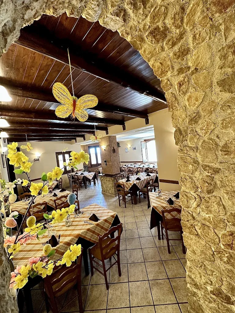 "Do' Priuri" restaurant in Antonimina