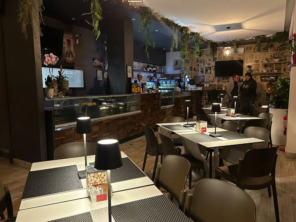 Art Cafè - Lounge Bar & Bistrot restaurant in Andreotta