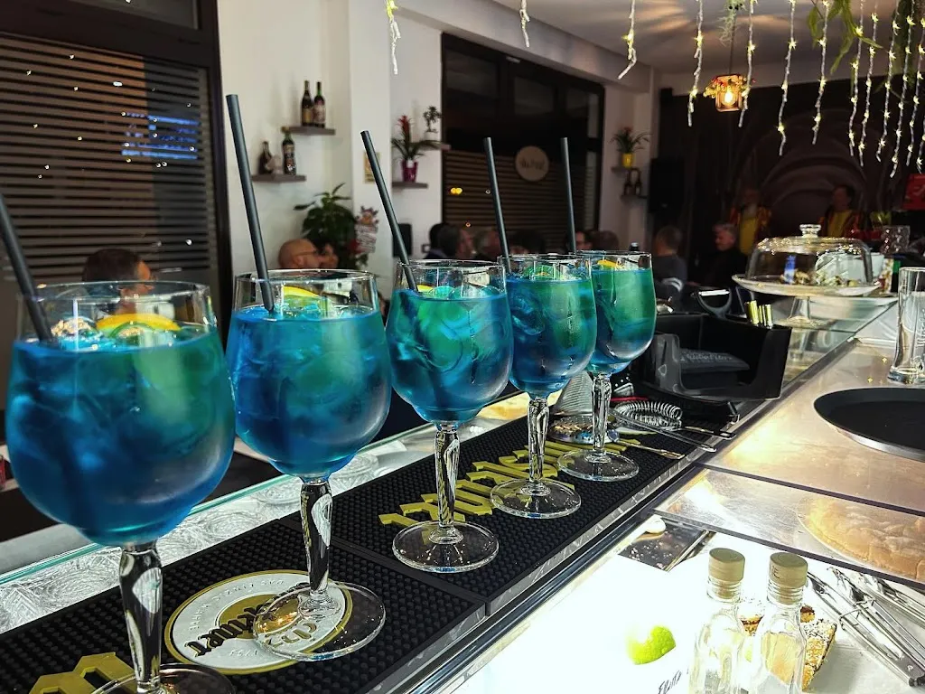 Art Cafè - Lounge Bar & Bistrot_Andreotta_slider_image_3