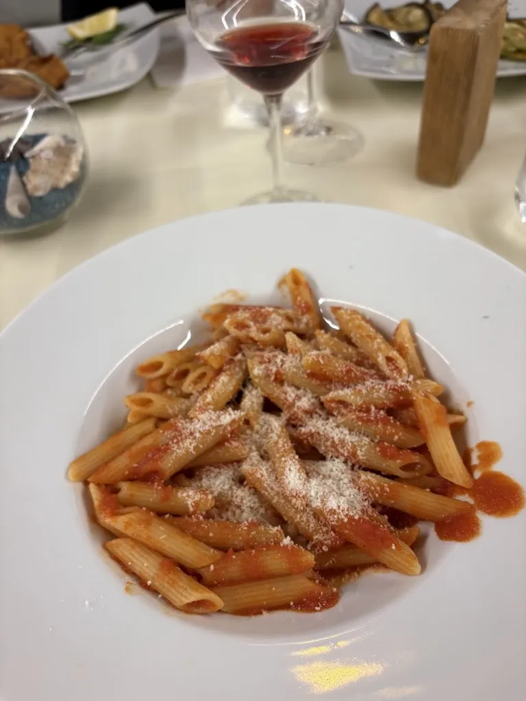 Elizabeth S_Micky Beach_Amantea_review