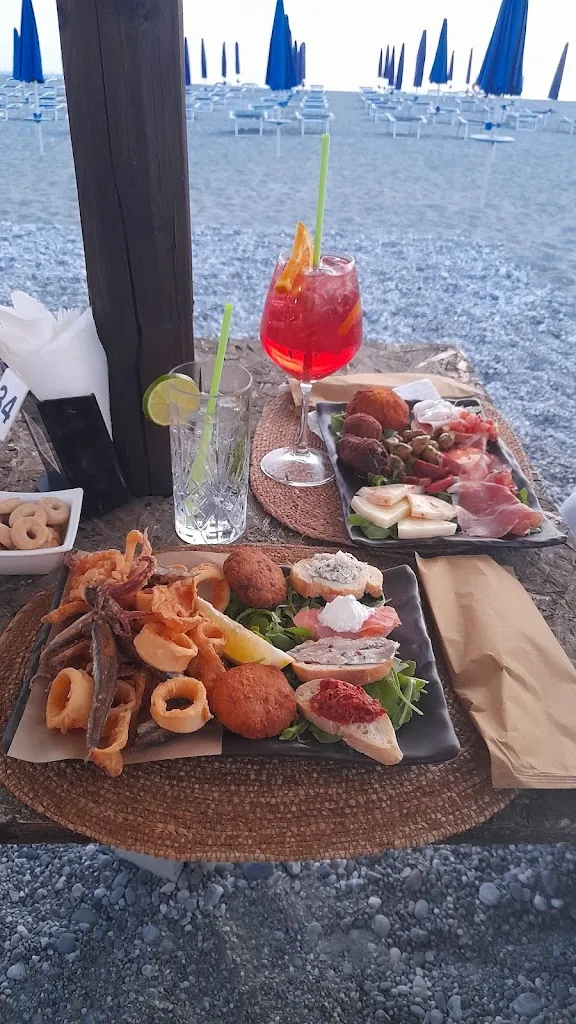 Maury_CLAMPETIA RISTO-LIDO-APERITIVERIA_Amantea_review