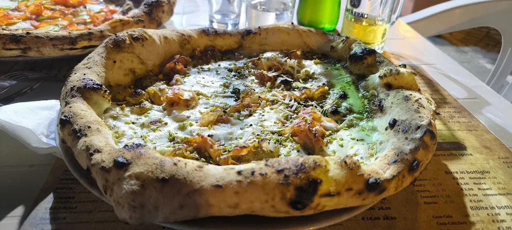Gaz Edgeley_LA CANOSSA - PIZZERIA - ROSTICCERIA_Amantea_review