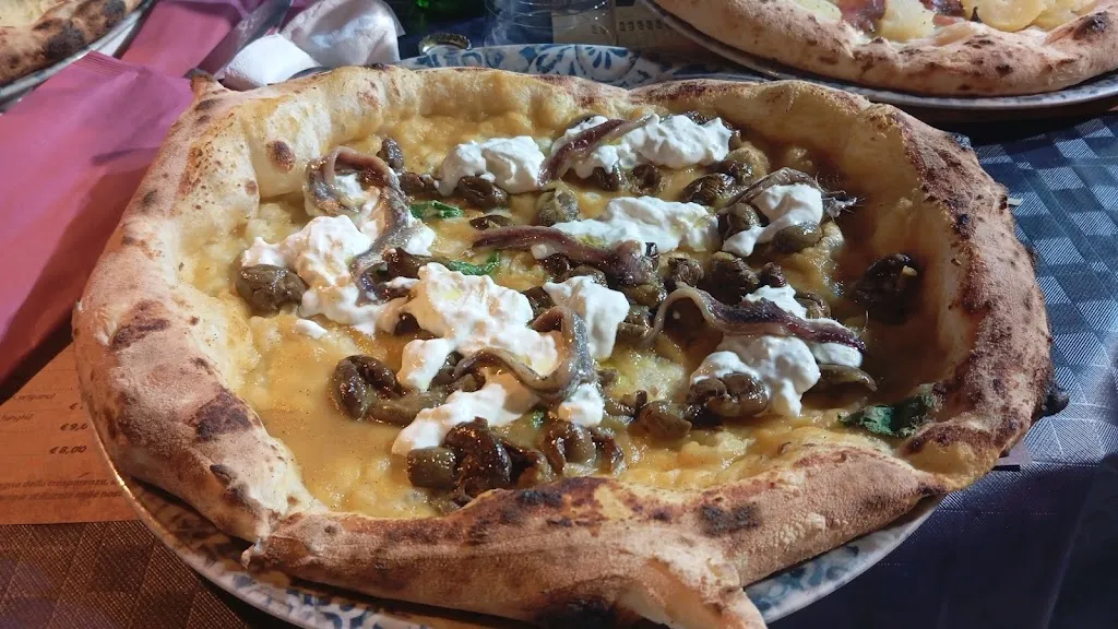 LA CANOSSA - PIZZERIA - ROSTICCERIA_Amantea_slider_image_3