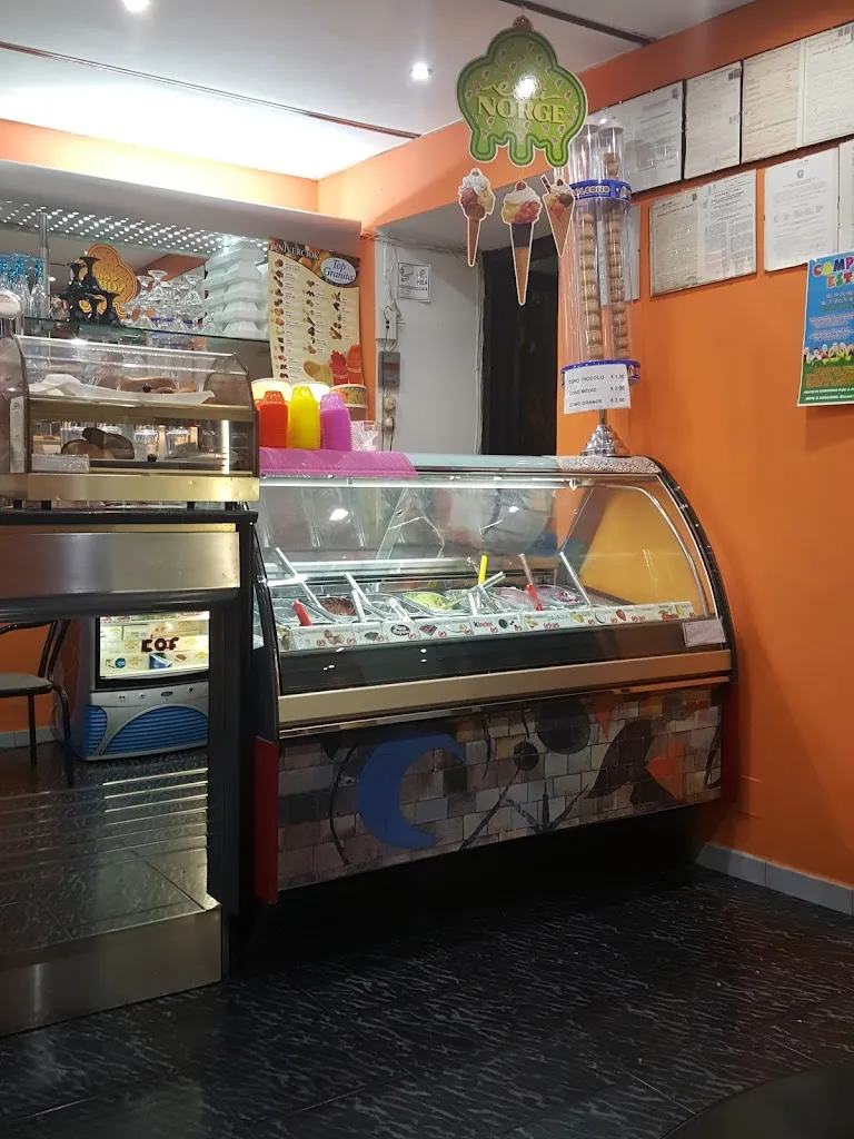 Rossi Giovanni Bar Papillon restaurant in Collelongo