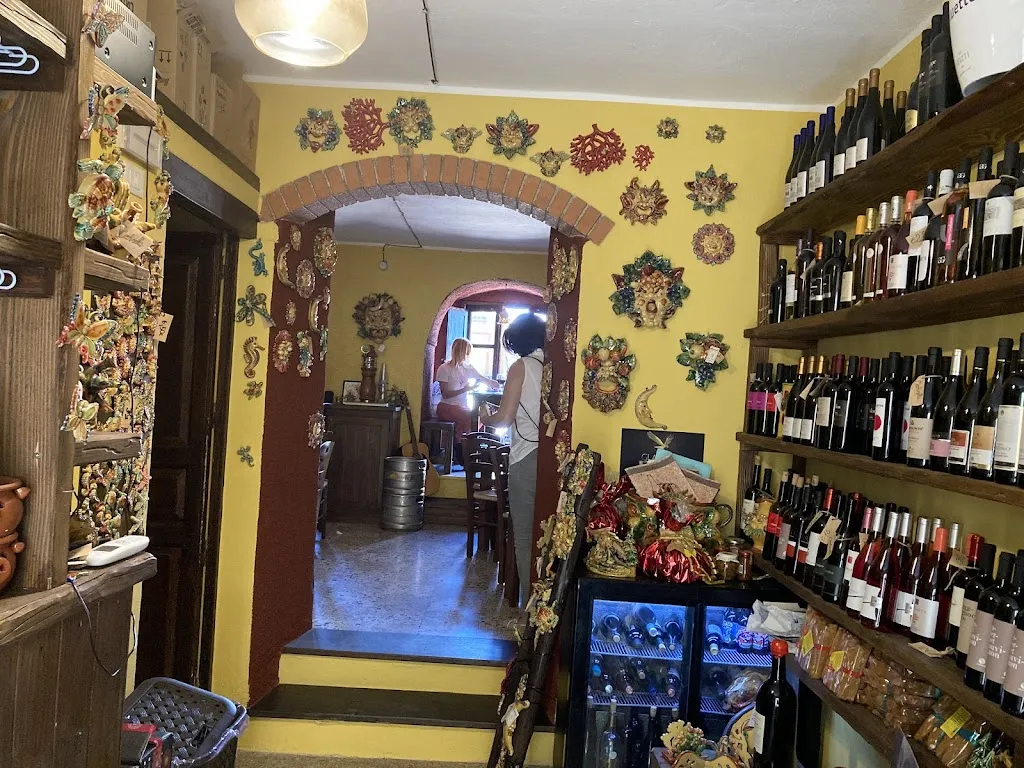 María Isabelle Nieto_Cicchinella_Badolato_review