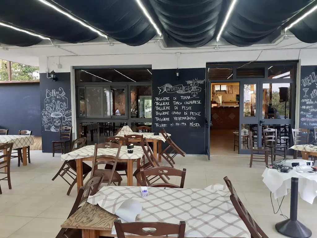 Il Re dell'aperitivo restaurant in Badolato