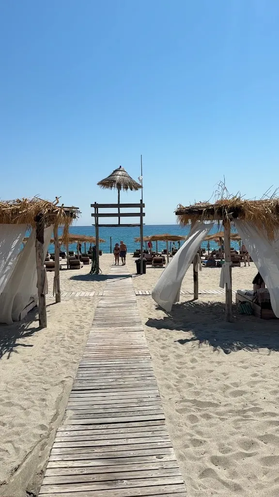 Michele Scola_Maja Beach Club_Badolato Marina_review
