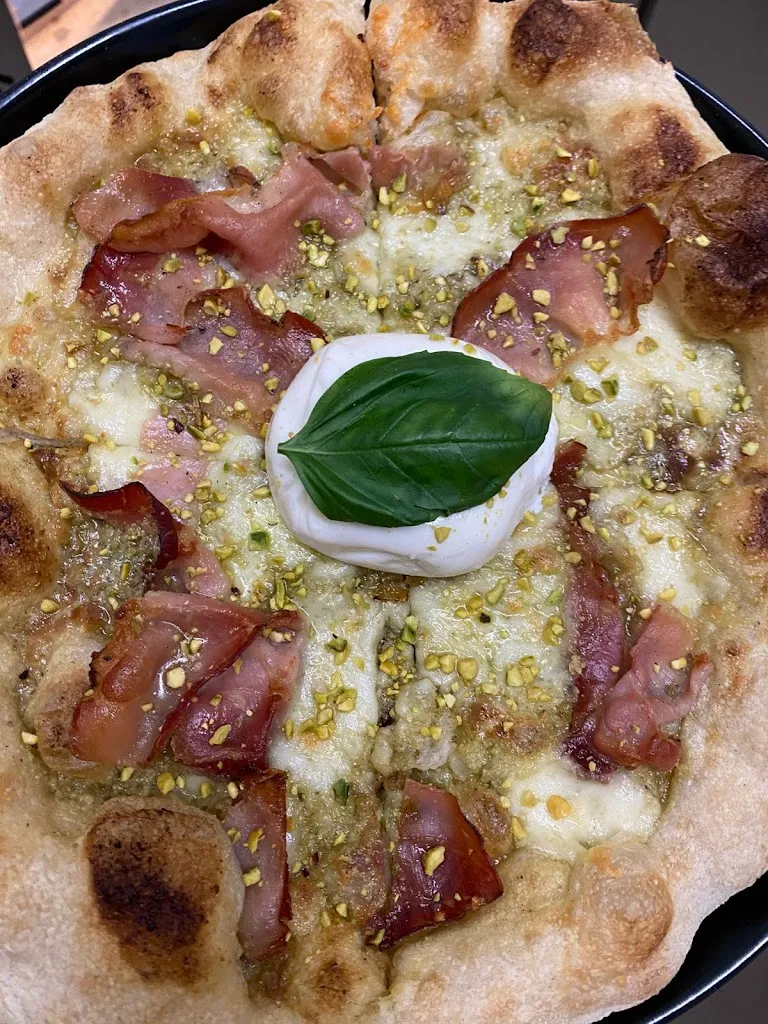 Madre Terra - Ristorante, pizzeria, rosticceria e hamburgeria restaurant in Arcavacata