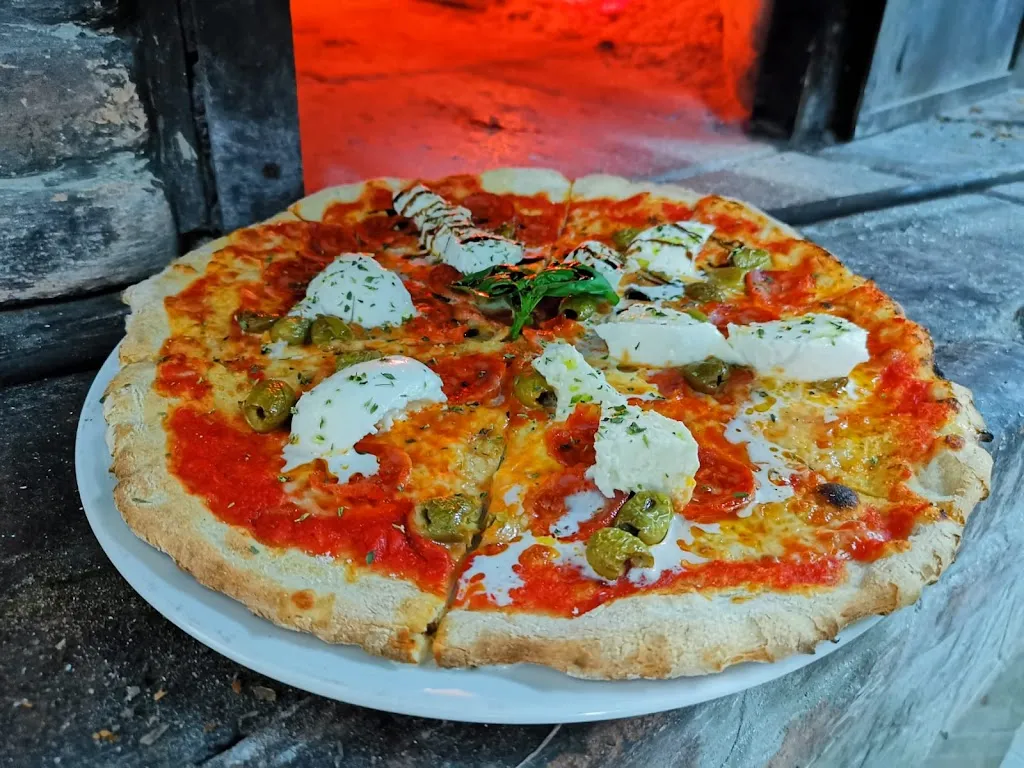 Ristorante pizzeria sala ricevimenti La Nuova Hostaria_Belsito_slider_image_2