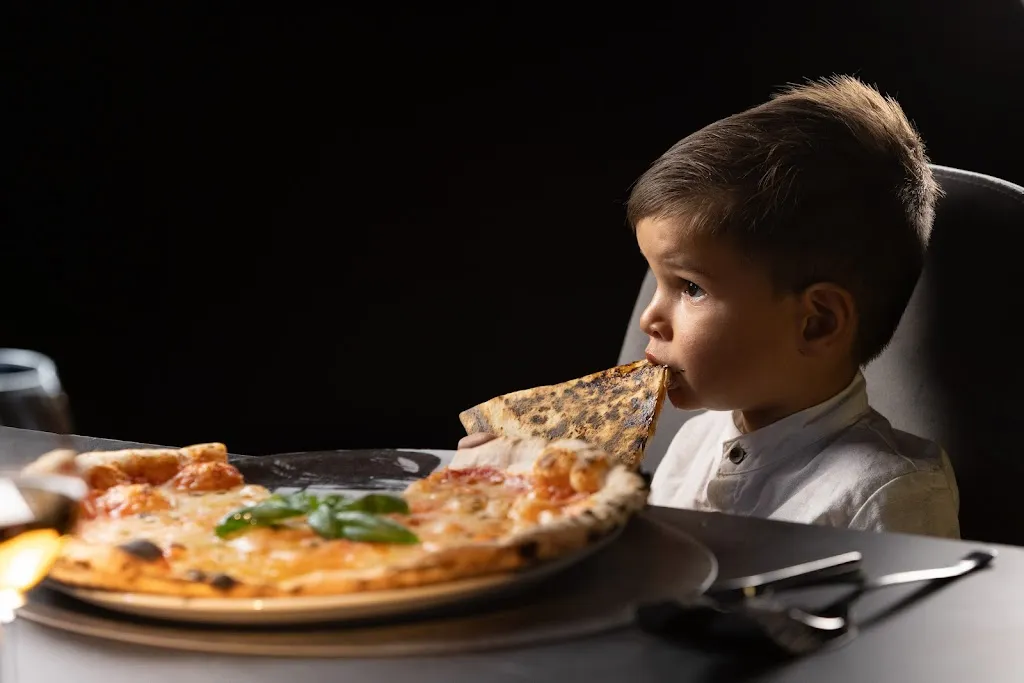 Minimal pizzeria & bar_Bivongi_slider_image_2