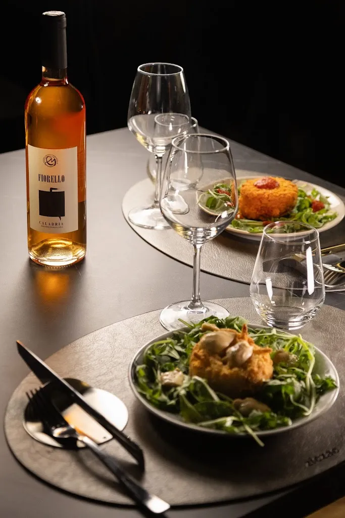 Minimal pizzeria & bar_Bivongi_slider_image_3