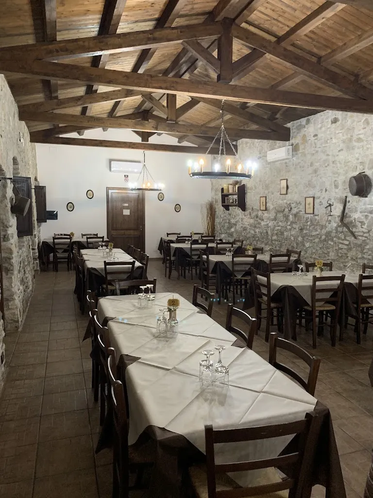 Agriturismo del Pozzo restaurant in Bova
