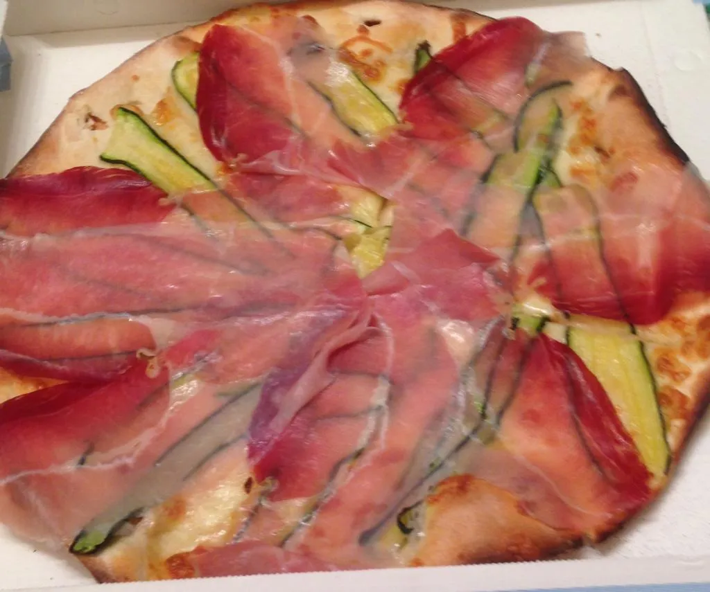 Mangiando e Viaggiando_Pizzetteria di Scartozzi Silvana_Colonnella_review