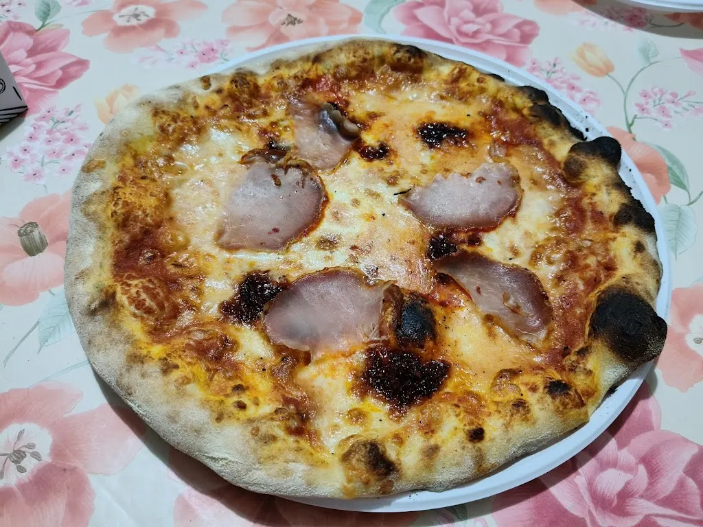 Notting Hill Pub Pizzeria_Bova_slider_image_3