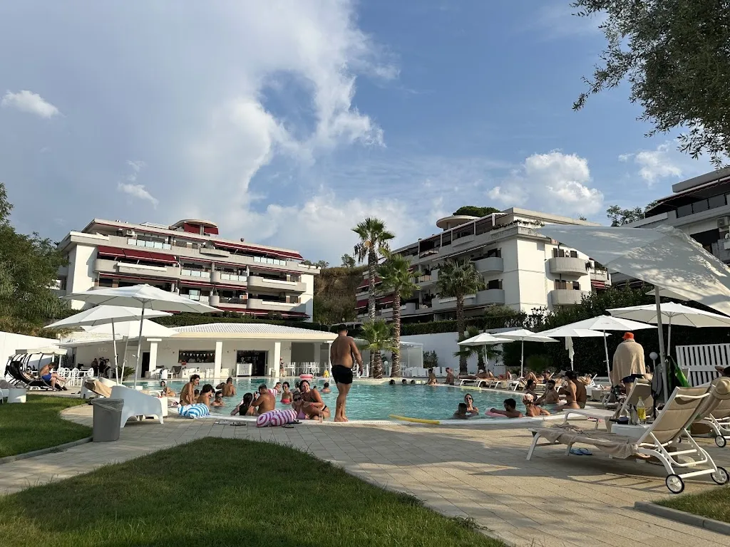 natasha formicola_Panama_Belvedere Marittimo_review