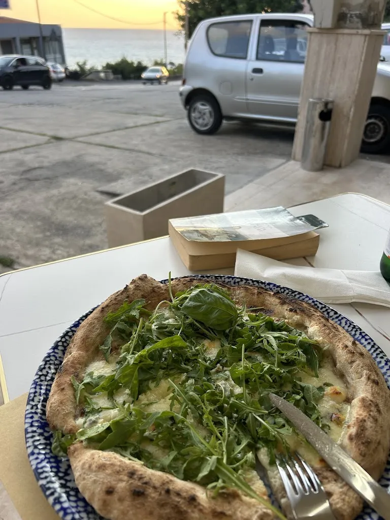 Anastasia Belous_MARELUNA PIZZERIA & BAR_Belvedere Marittimo_review