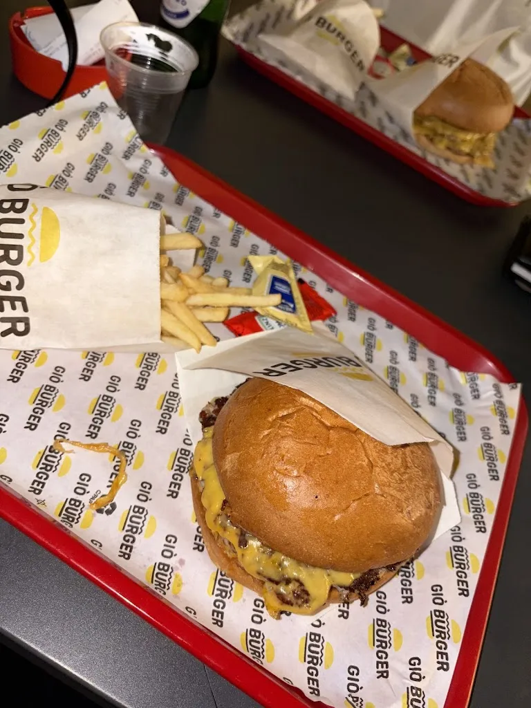 Giò Burger Belvedere_Belvedere Marittimo_slider_image_3