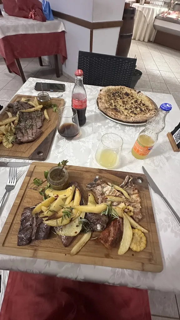 Nicolò_La Pergola, Ristorante, pizzeria braceria_Belvedere Marittimo_review