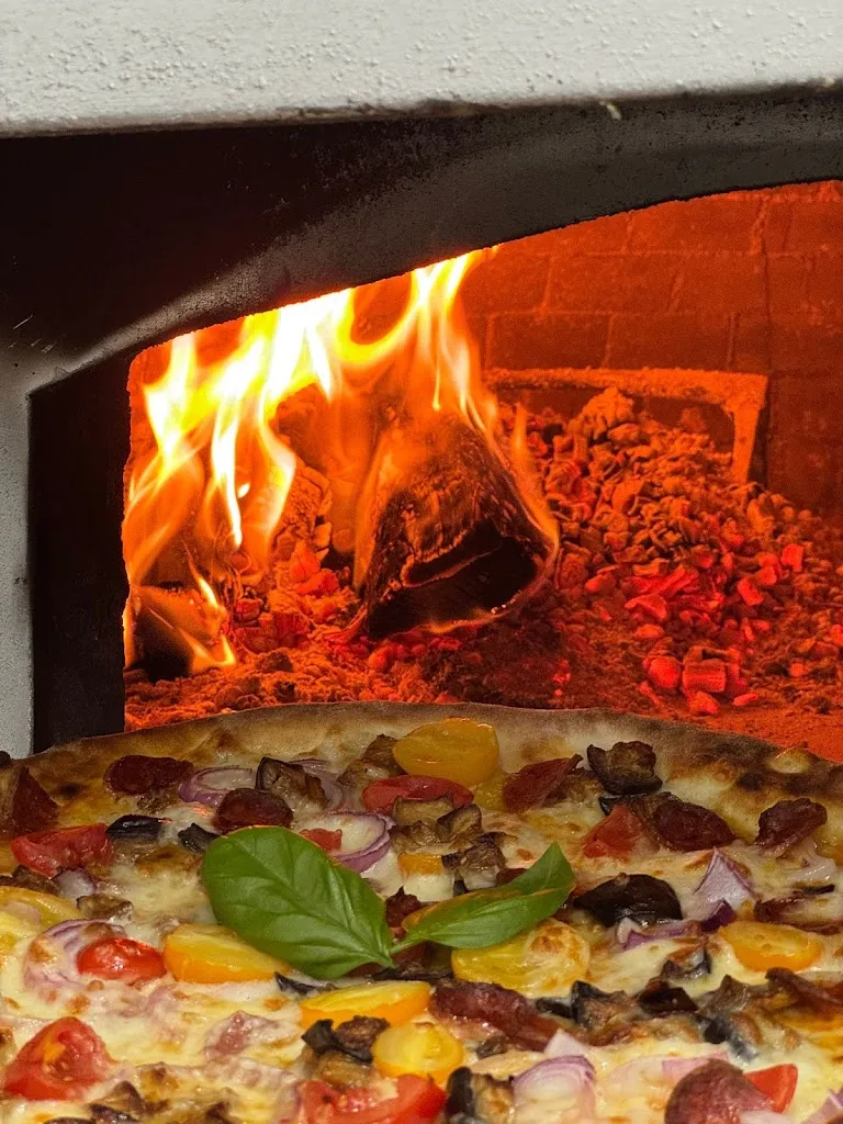 Pizzeria Pomodoro e Basilico_Belvedere Marittimo_slider_image_3