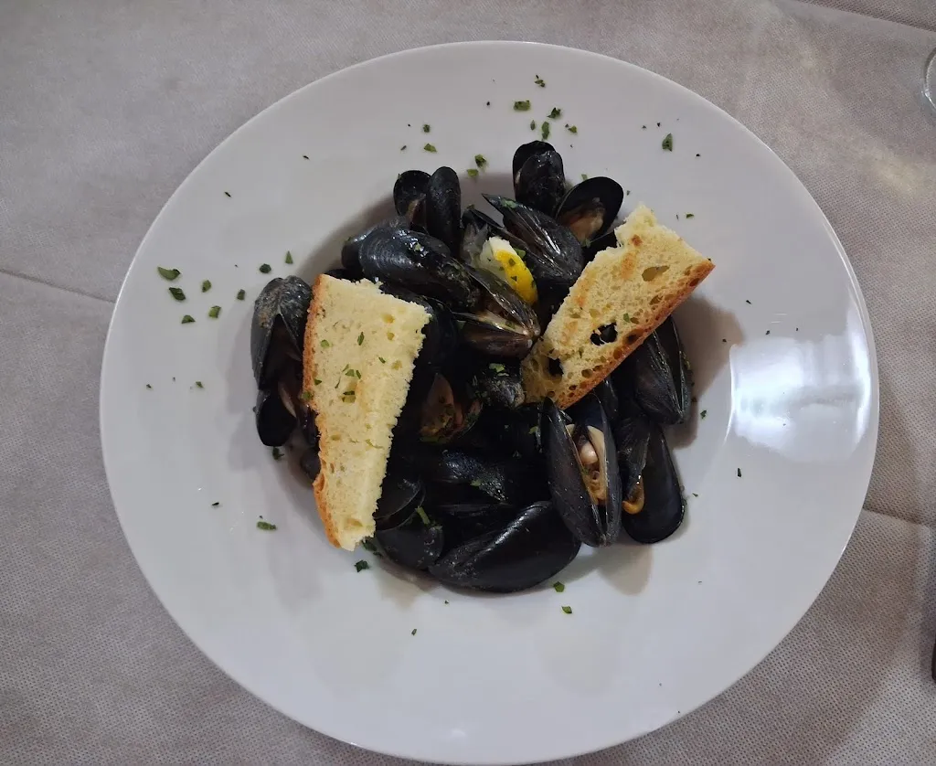 Ristorante Pizzeria Da Agostino Di Viscomi Maria_Botricello_slider_image_2