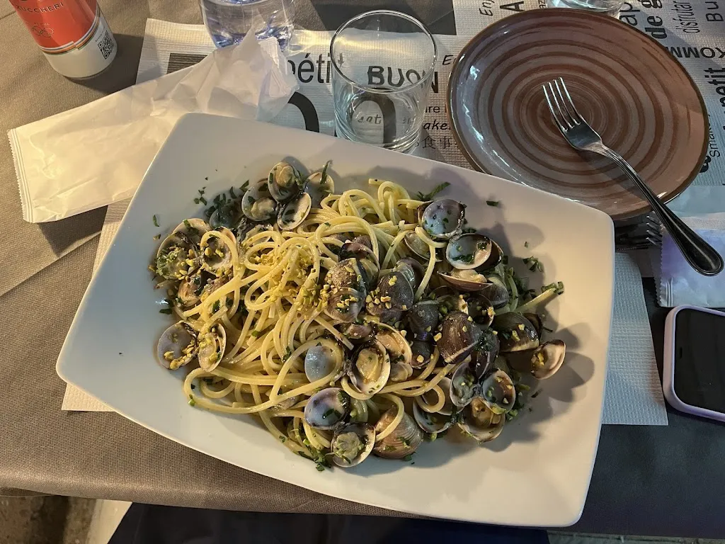 Mariangela Longo_BriBeach_Botricello_review