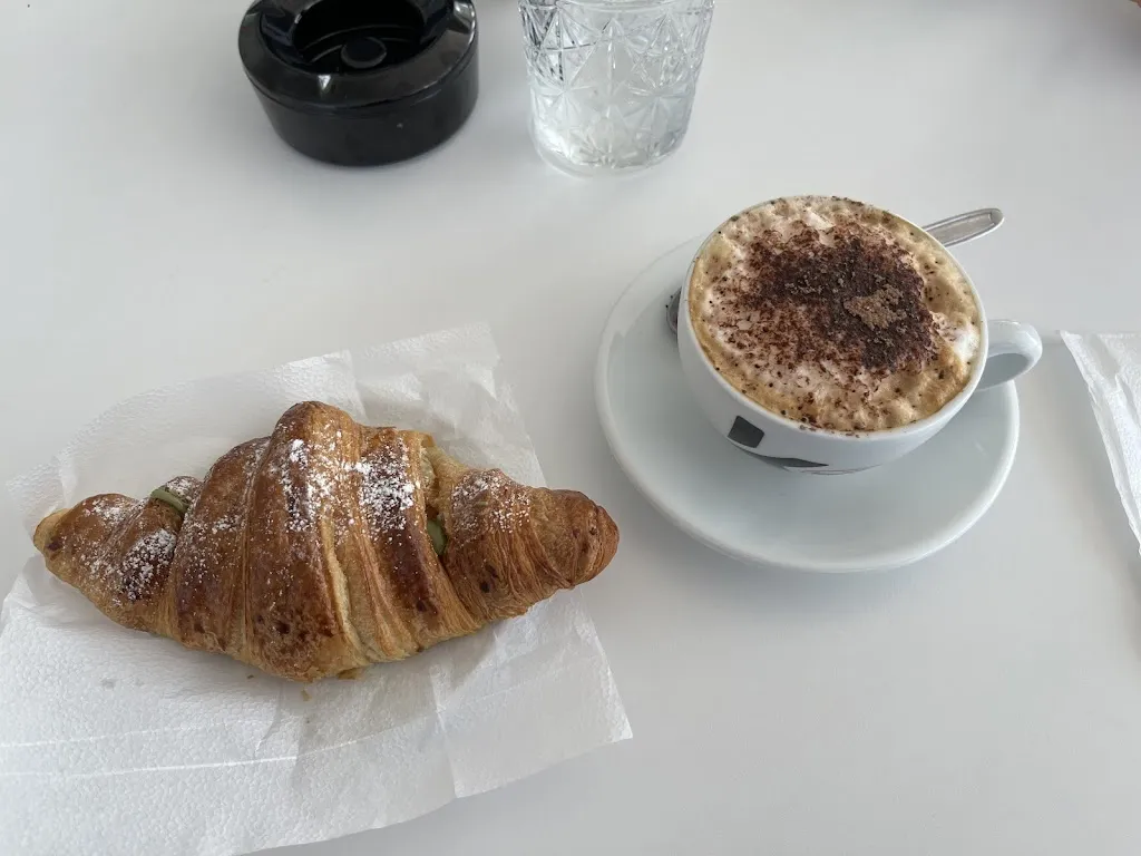 Janice Farrell_Light Life Beach_Botricello_review