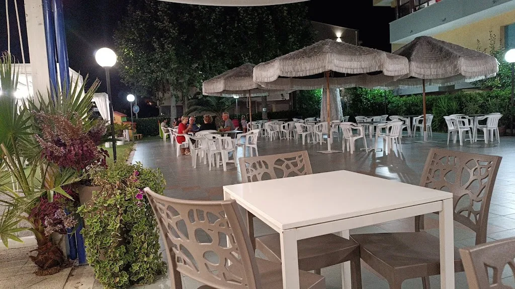 Alessandra Di Pietro_Ristorante Lo Squalo_Cologna Spiaggia_review