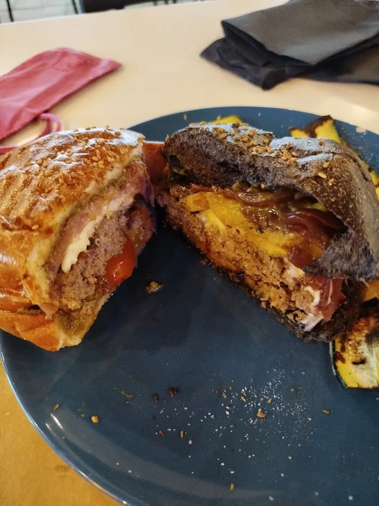 Giorgia Tramontata_Botteghe Spagnole_Bovalino_review