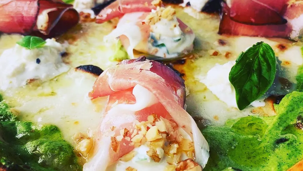 Pizza Gourmet la mia passione Antonio Fiorenza dal 2000_Bovalino_slider_image_3