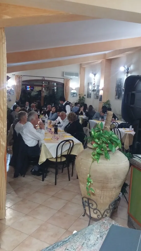 Ristorante Pizzeria L'incontro_Brancaleone-Marina_slider_image_1