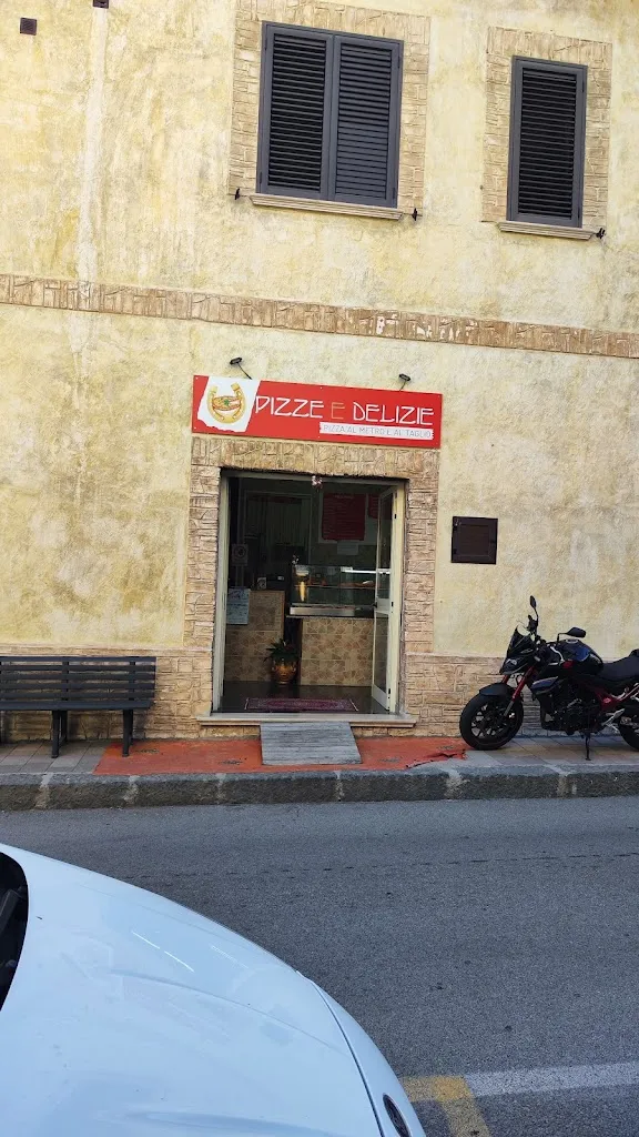 Pizze e Delizie restaurant in Brancaleone-Marina