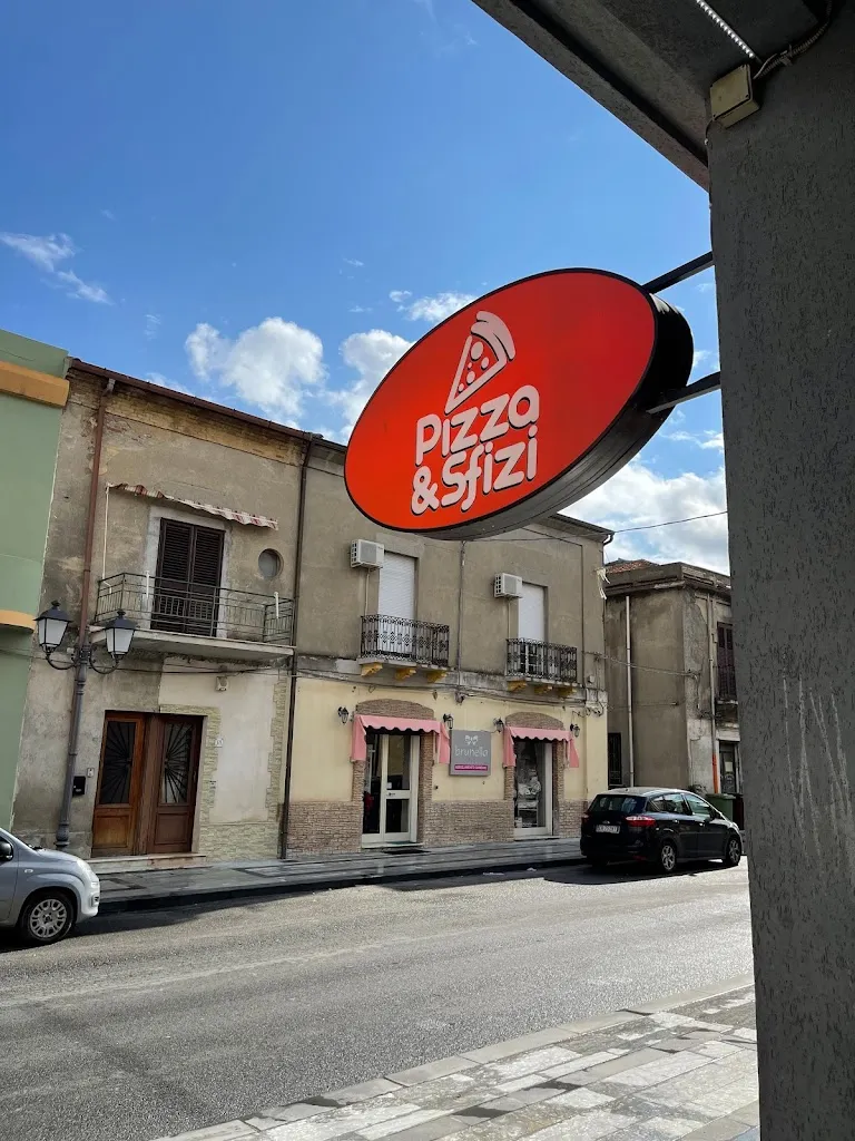 Pizza & Sfizi restaurant in Brancaleone-Marina