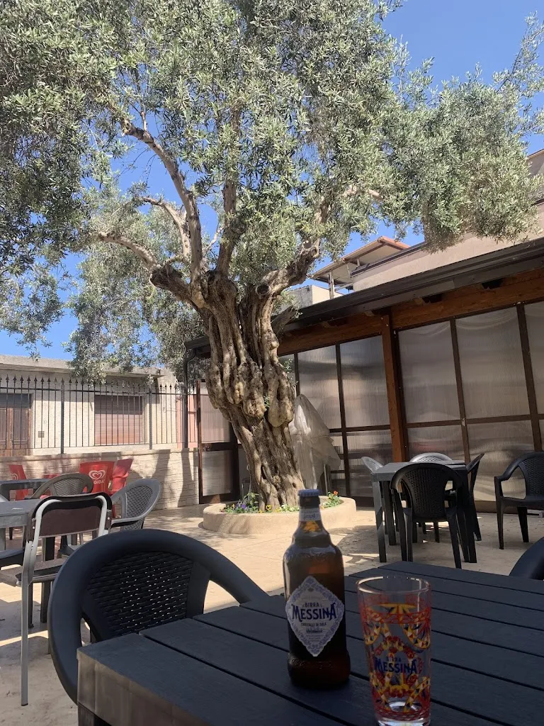 Happy Hour_Bruzzano Zeffirio_slider_image_3