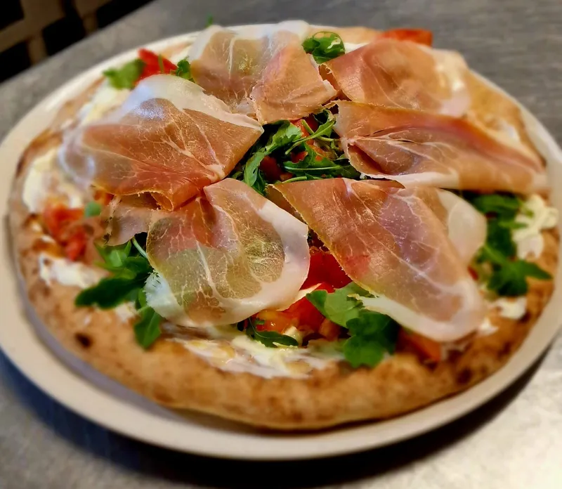 Ristorante Pizzeria La Roccia_Caccuri_slider_image_3