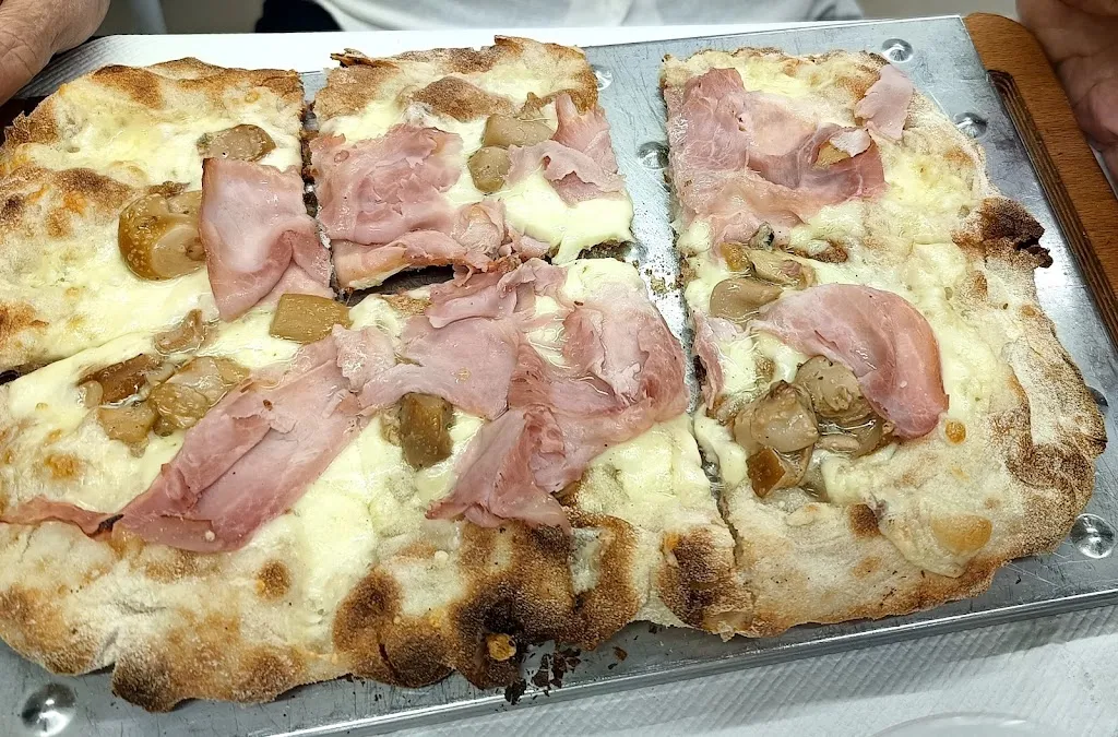 Pasticceria Gelateria Pizzeria F.lli Pitaro G.M. S.N.C._Caccuri_slider_image_2