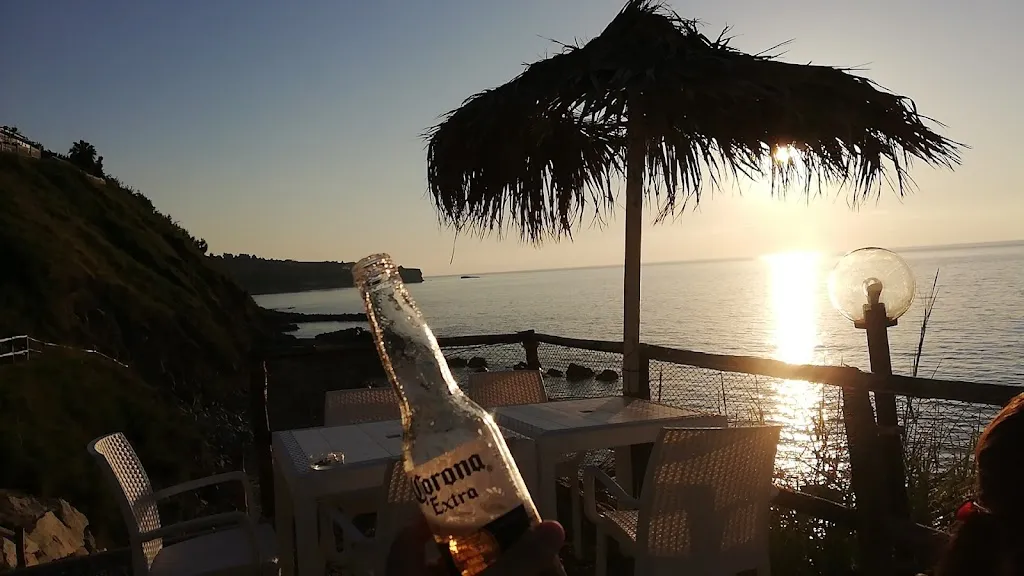 Roberto Falvo_La Baia di Zeus_Briatico_review