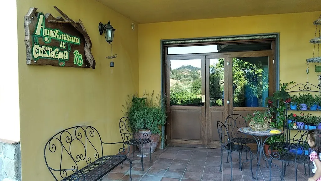 Agriturismo Il Castagno restaurant in Caloveto