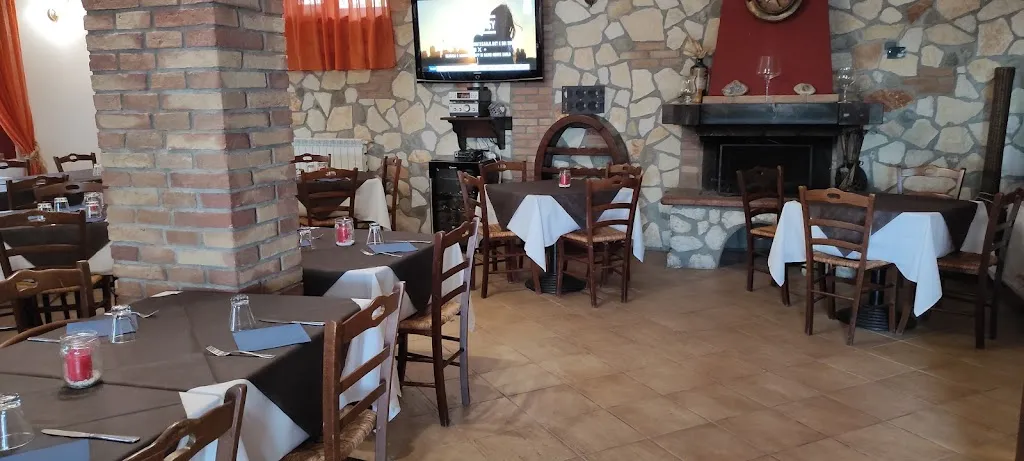 Trattoria pizzeria tenuta il gaglioppo_Caloppezzati_slider_image_1