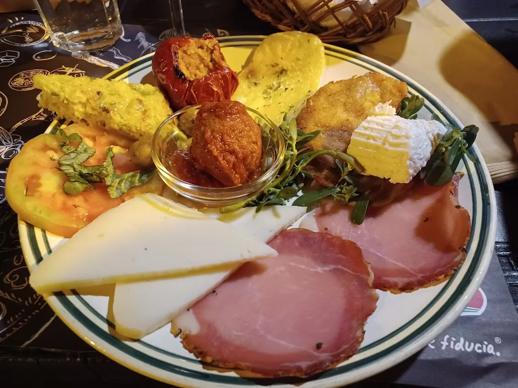 amerly lau_Supra e Sutta_Cardeto_review