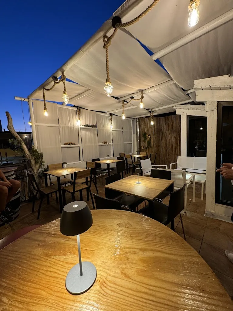 ArteLatte e Art&Burger restaurant in Capo Rizzuto