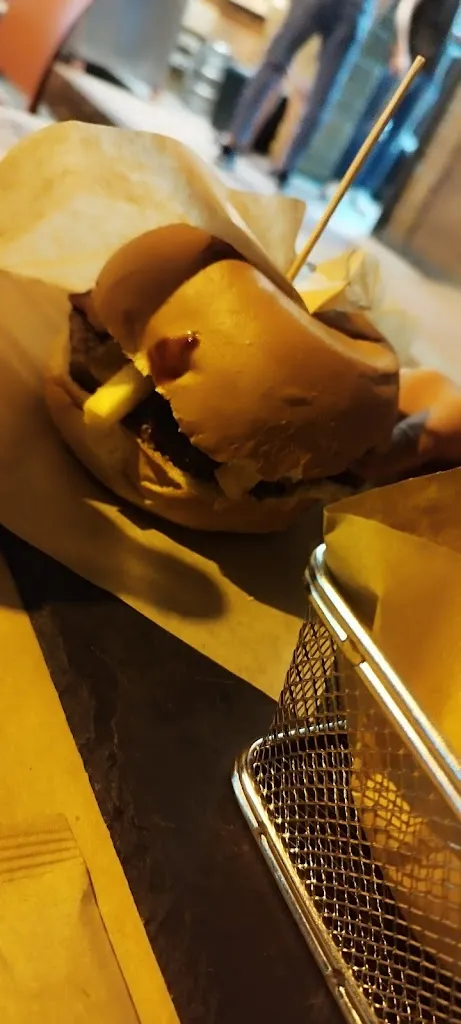 ArteLatte e Art&Burger_Capo Rizzuto_slider_image_3