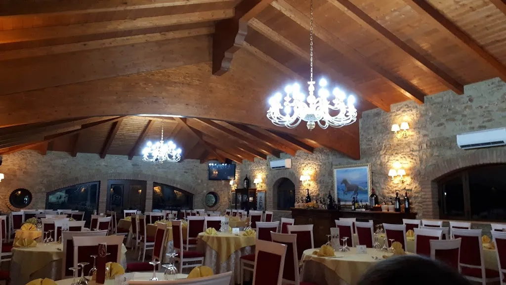 RISTORANTE PIZZERIA IL CAVALLINO dal 1977_Capo Rizzuto_slider_image_1