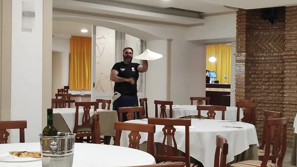 Pizzeria Trattoria Fantasy_Capo Rizzuto_slider_image_2