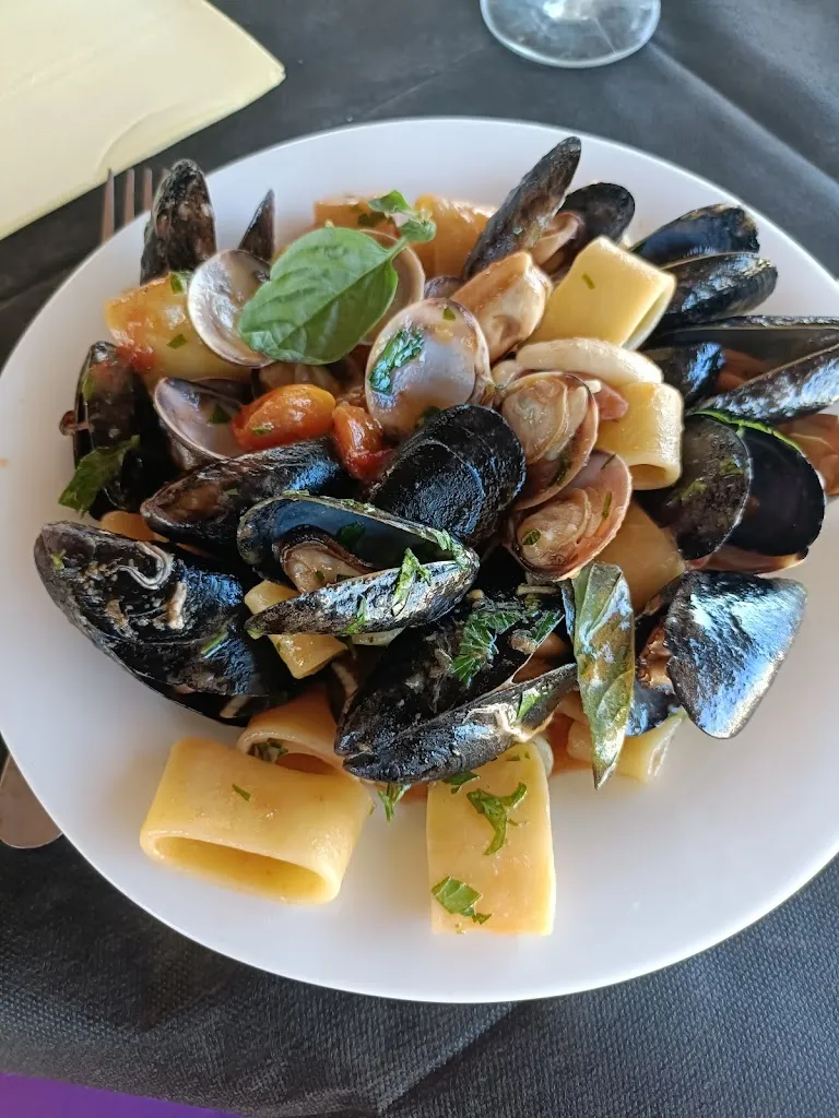 Pettirosso Iemboli. Ristorante Pizzeria Ricevimenti_Cariati_slider_image_2