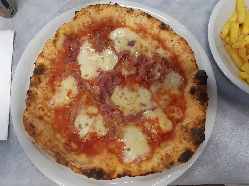 Elisabetta Erba_Ristorante pizzeria LA PIRAMIDE_Cariati_review