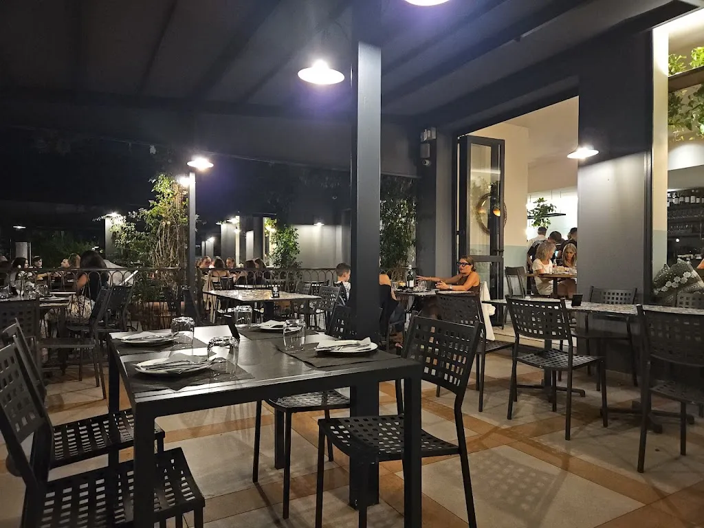 Tagliato Mare restaurant in Colleranesco